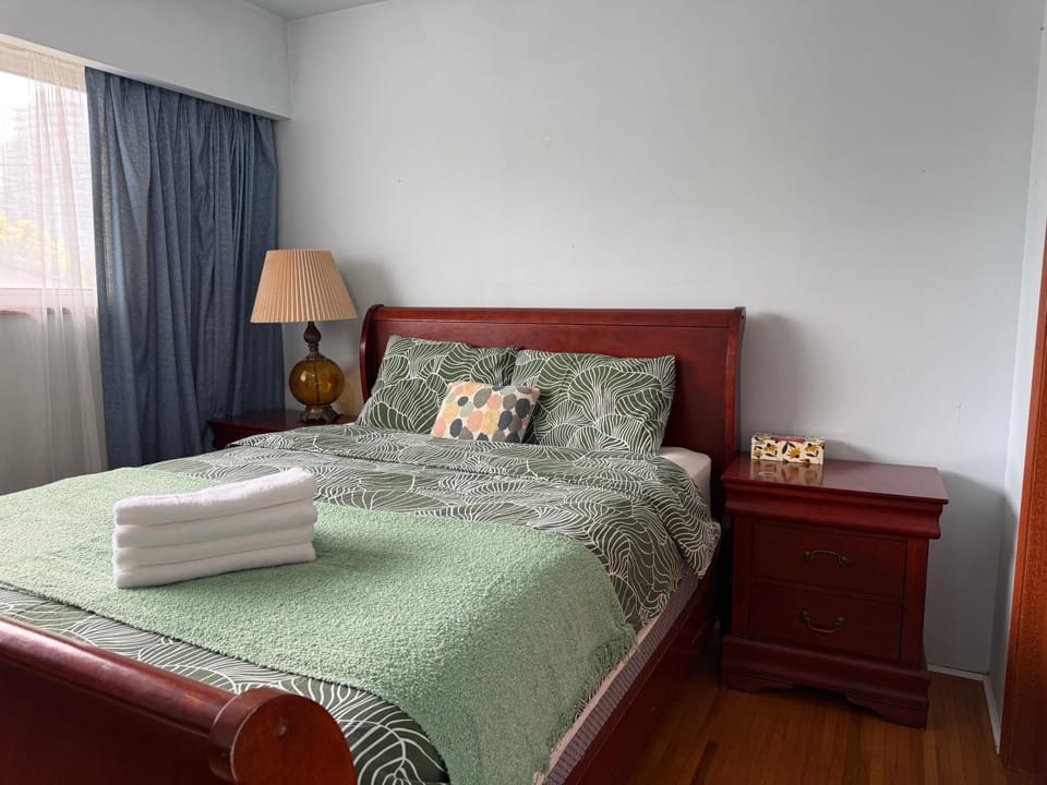 Cozy 3BR Suite Near Airport & Canada Line Apartment in Vancouver