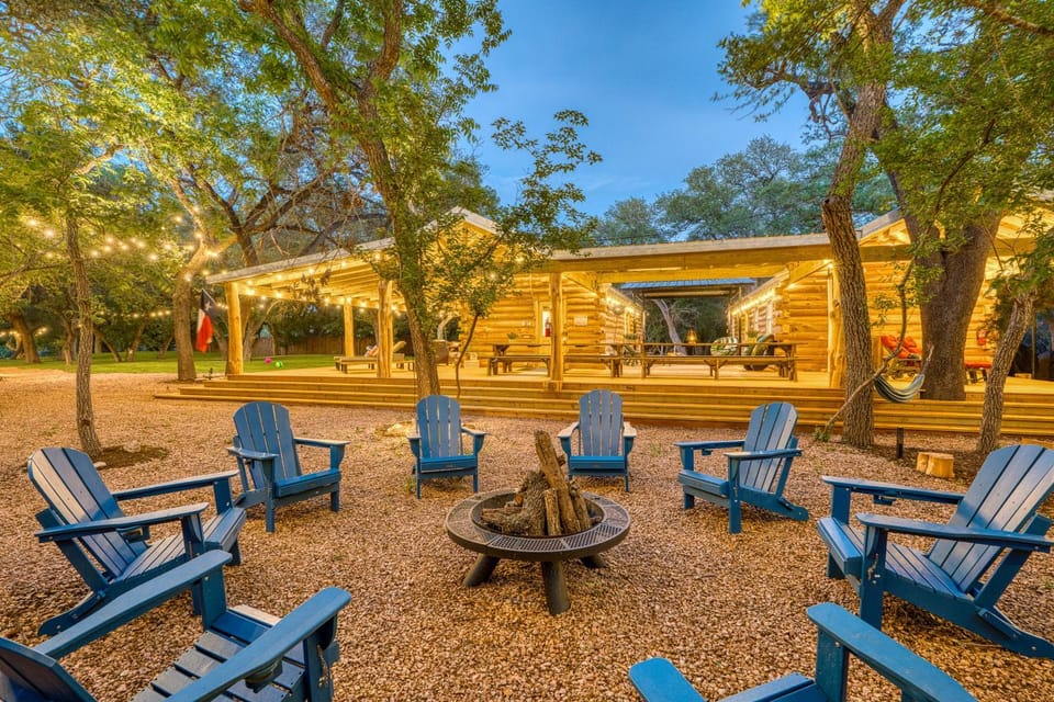 Ultimate Riverfront Retreat! Blanco Family Cabin Cabin in Rio Grande