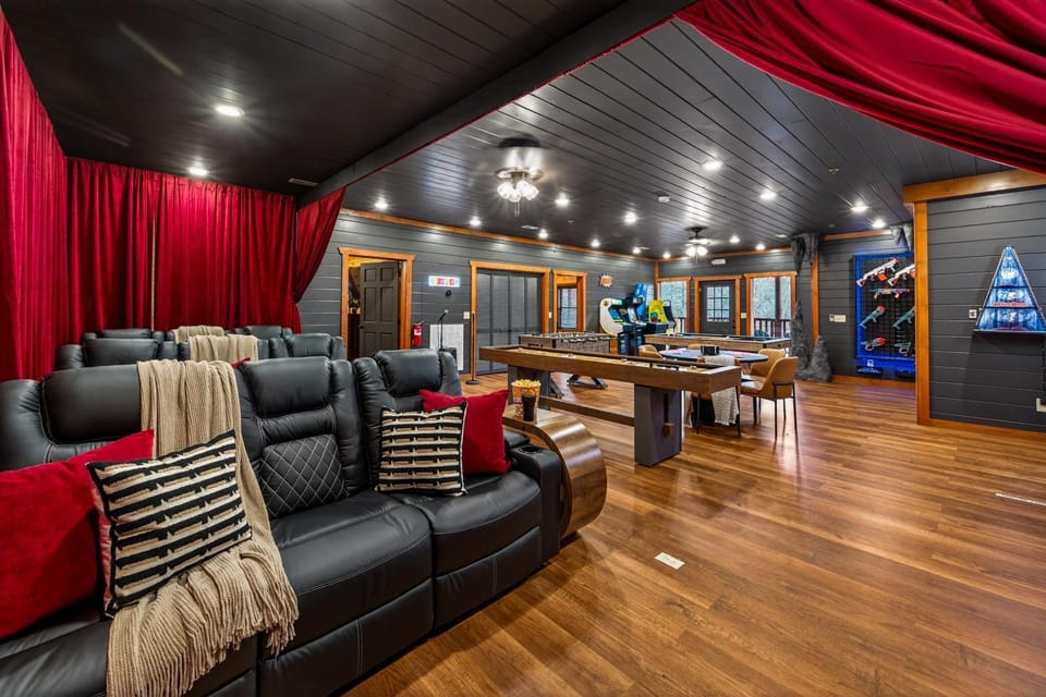 Communal lounge/ TV room