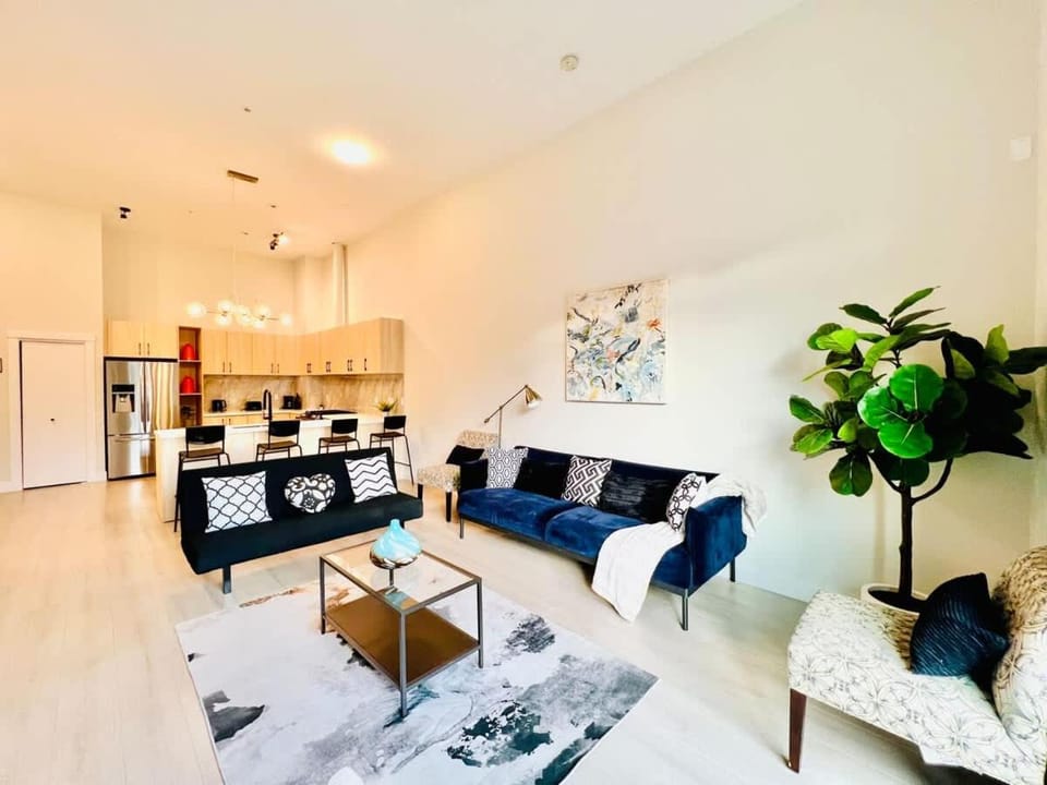 Family Friendly Ground Level Condo House in Surrey