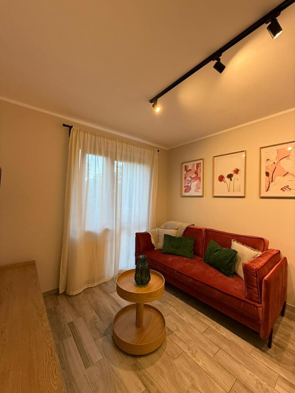 TV and multimedia, Kitchen or kitchenette, Living room