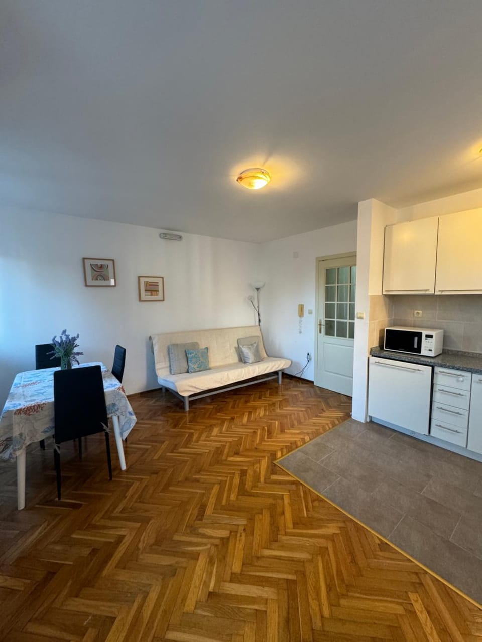 Kitchen or kitchenette, Living room, Photo of the whole room, Dining area