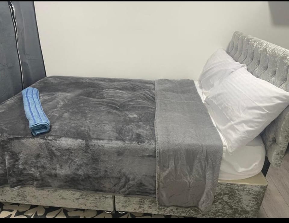 Double room with en-suite Bed and Breakfast in Basildon