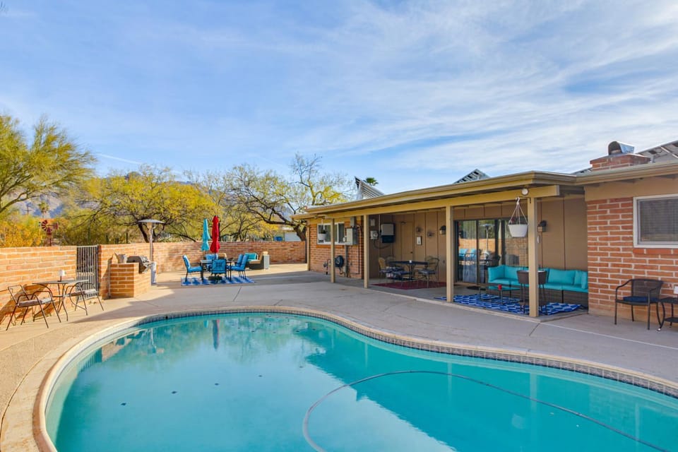 Main House + Casita: Peaceful Tucson Retreat! House in Casas Adobes
