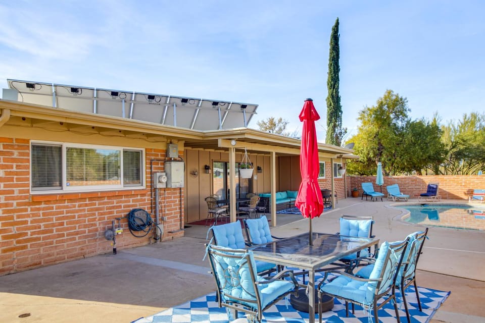 Main House + Casita: Peaceful Tucson Retreat! House in Casas Adobes