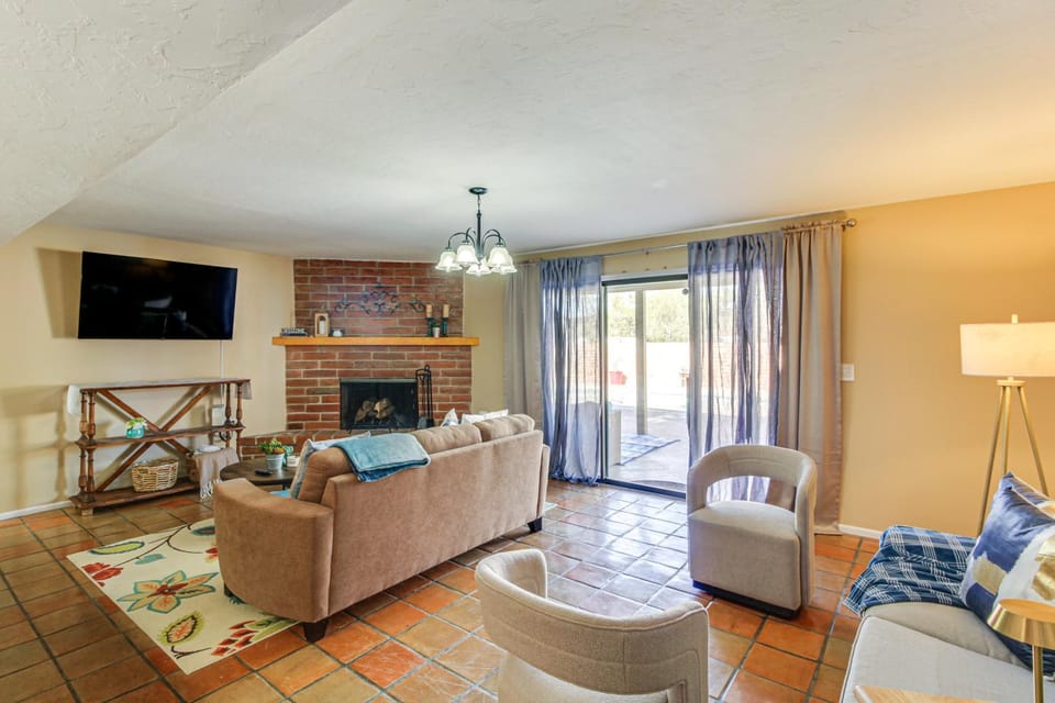 Main House + Casita: Peaceful Tucson Retreat! House in Casas Adobes