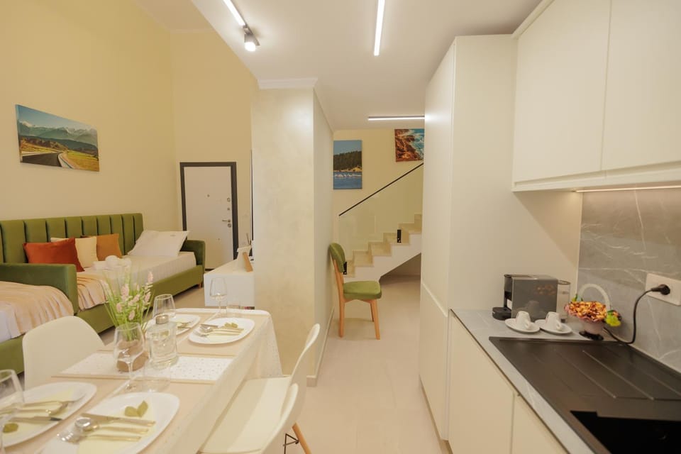 Coffee/tea facilities, kitchen