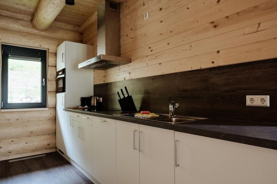 Modern Luxury Chalet with Free Parking Apartment in Carinthia, Austria