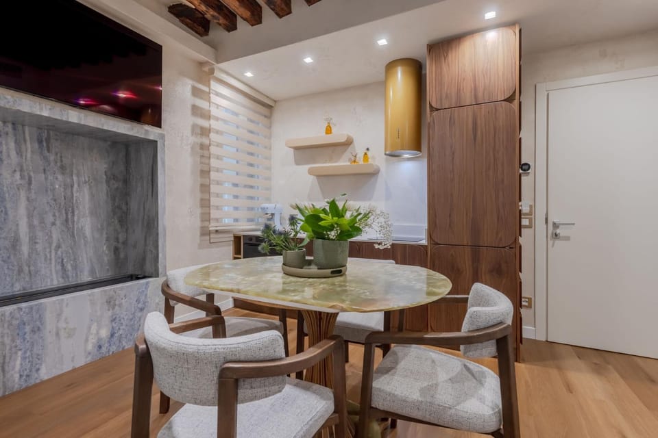 Kitchen or kitchenette, Living room, Dining area