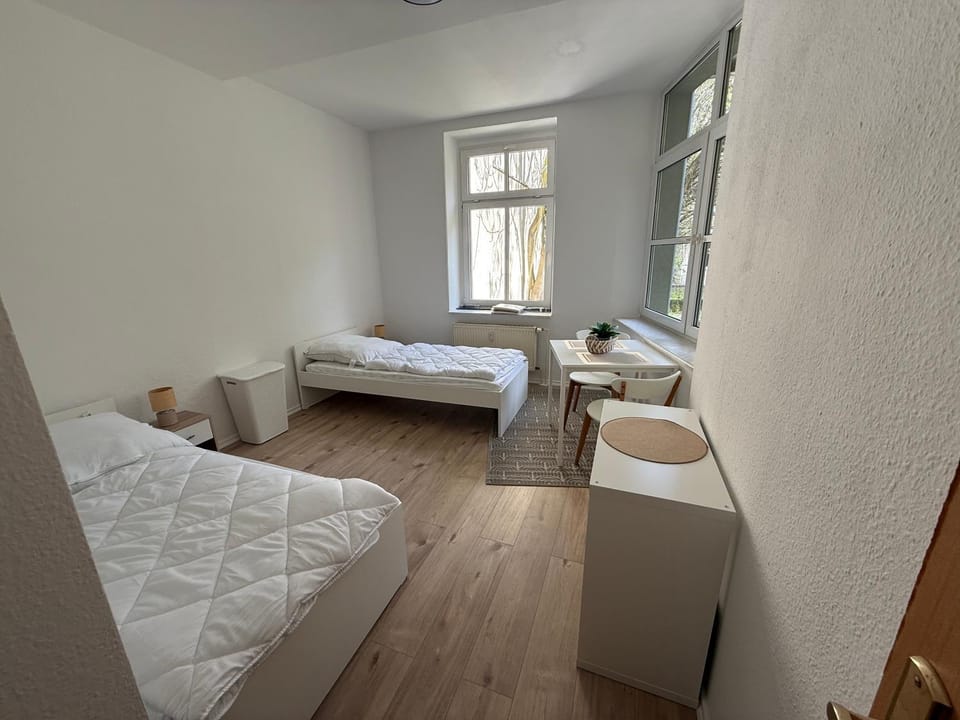 EG, Balkon , Toplage ,WLAN,saniert ,3Raum Apartment in Magdeburg