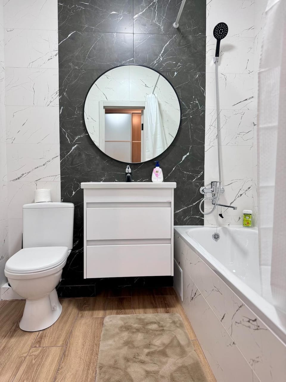 Апартаменти-студія в самому центрі Івано-Франківська Apartment in Ukraine