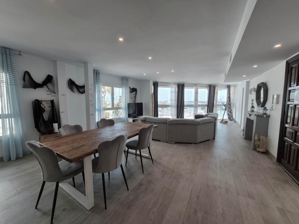 Port Luxury Apartment Apartment in Cambrils
