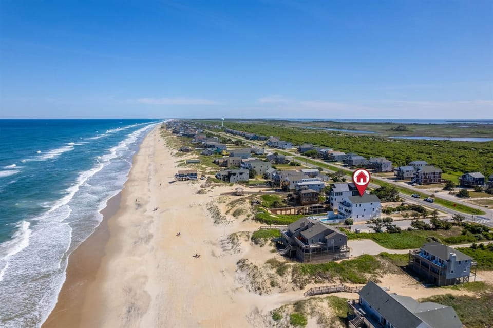 Oceanfront 8BR Estate Pool, Spa & Elevator House in Nags Head