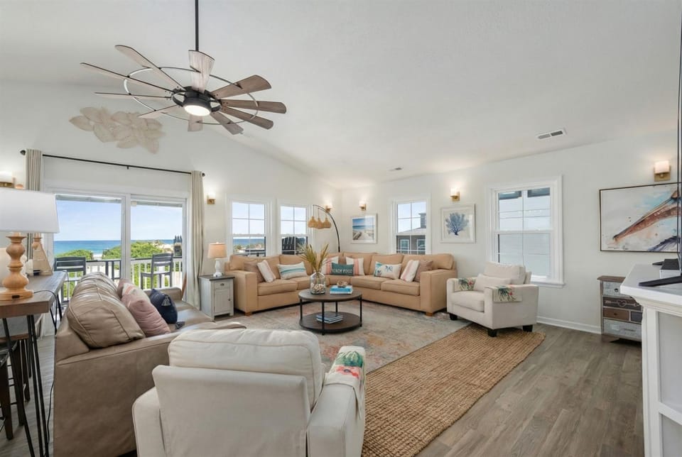 Oceanfront 8BR Estate Pool, Spa & Elevator House in Nags Head