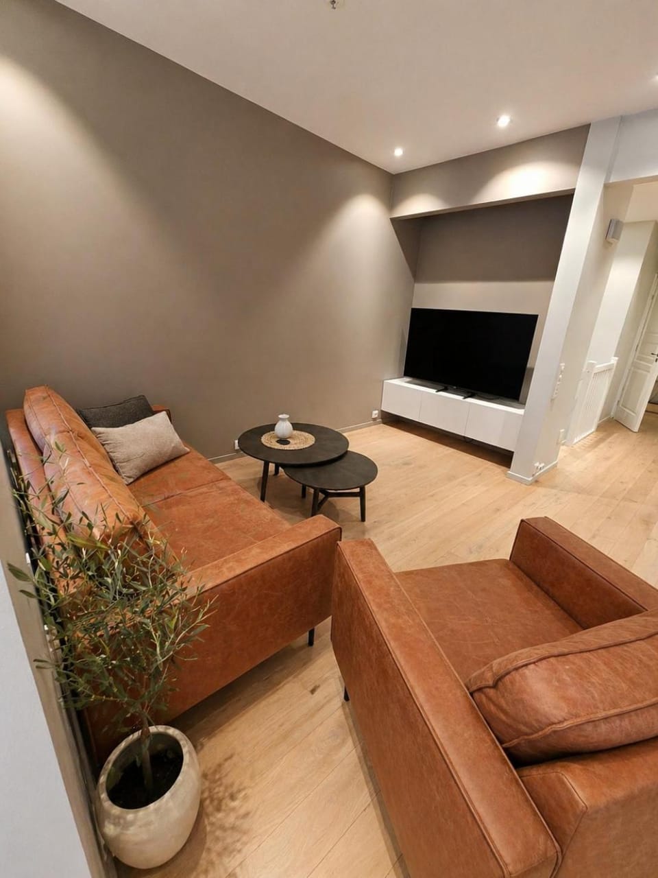 Cozy 3-Bedroom Home Near Tromsø Center & Northern Lights Apartment in Tromso