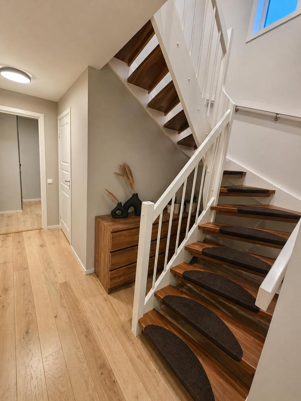 Cozy 3-Bedroom Home Near Tromsø Center & Northern Lights Apartment in Tromso