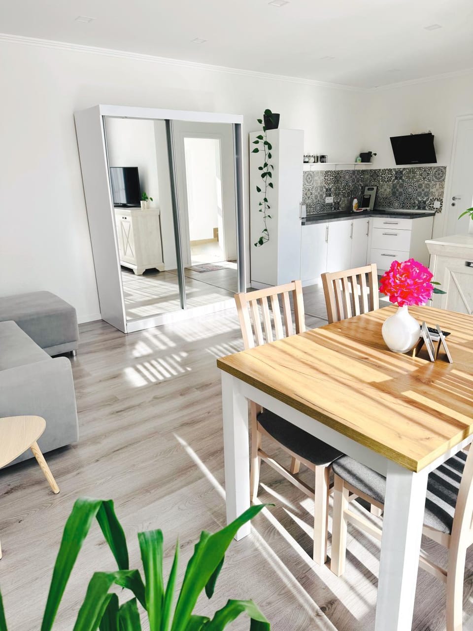 BRIGHT-3 Apartmán priamo v centre Michaloviec Apartment in Slovakia