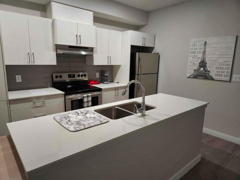 Two Bedroom Townhouse in Center of Vancouver House in Vancouver