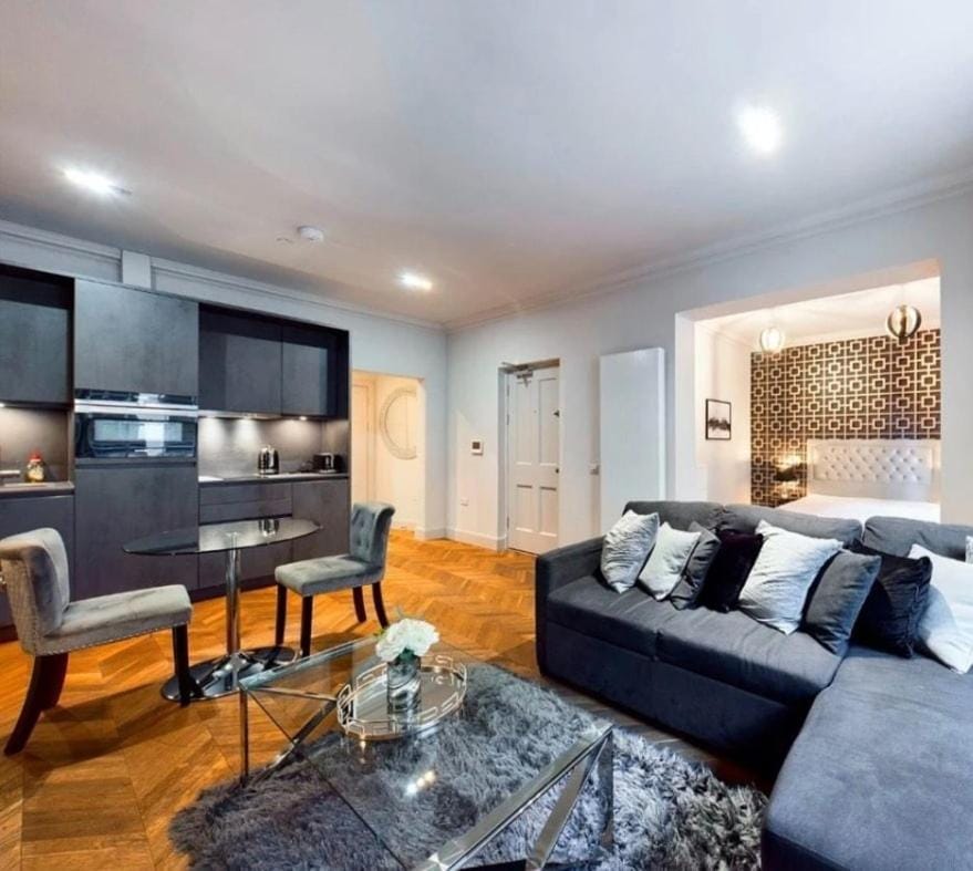 Stylish West End Retreat Apartment in Edinburgh