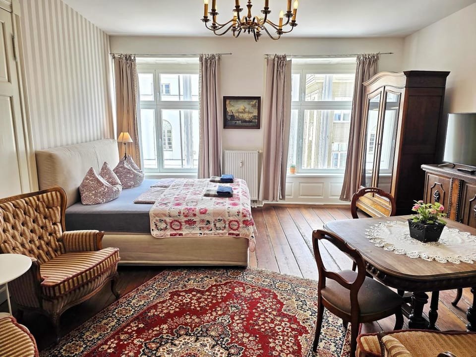 Dornröschen - Café 28 & Pension am Markt - ABC623 Apartment in Wismar