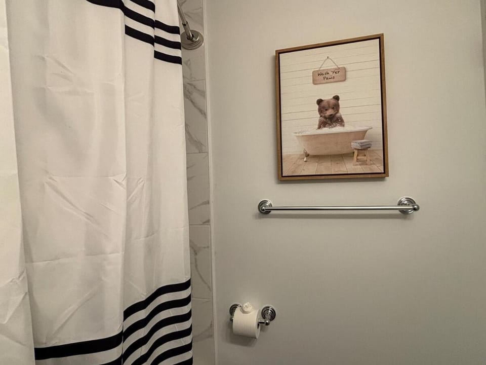 Modern 3 Bedroom with Parking in Boston Apartment in Roslindale