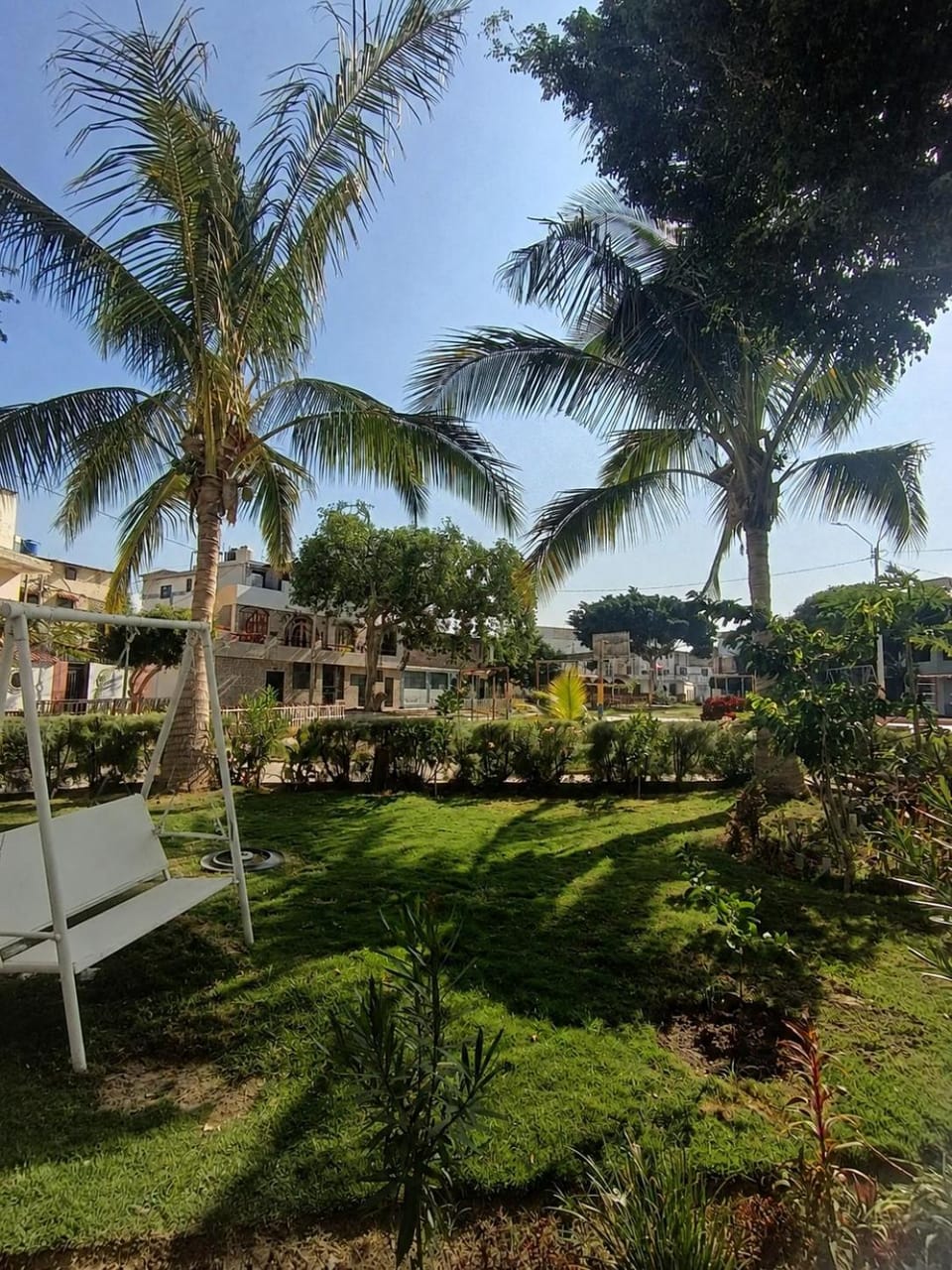 Hospedaje Los Cocos Talara! aire acondicionado maximo confort Bed and Breakfast in Department of Piura