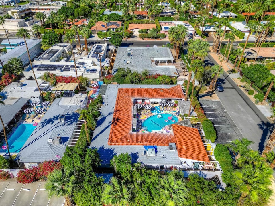 Spirit of Sofia 12bd House in Palm Springs