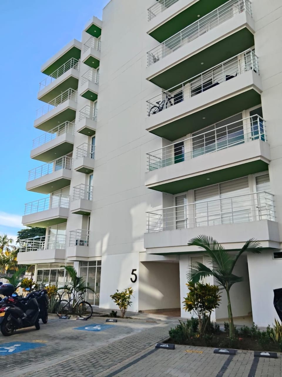Apartamento Melgar piscinas,vistas y club house Apartment in Melgar