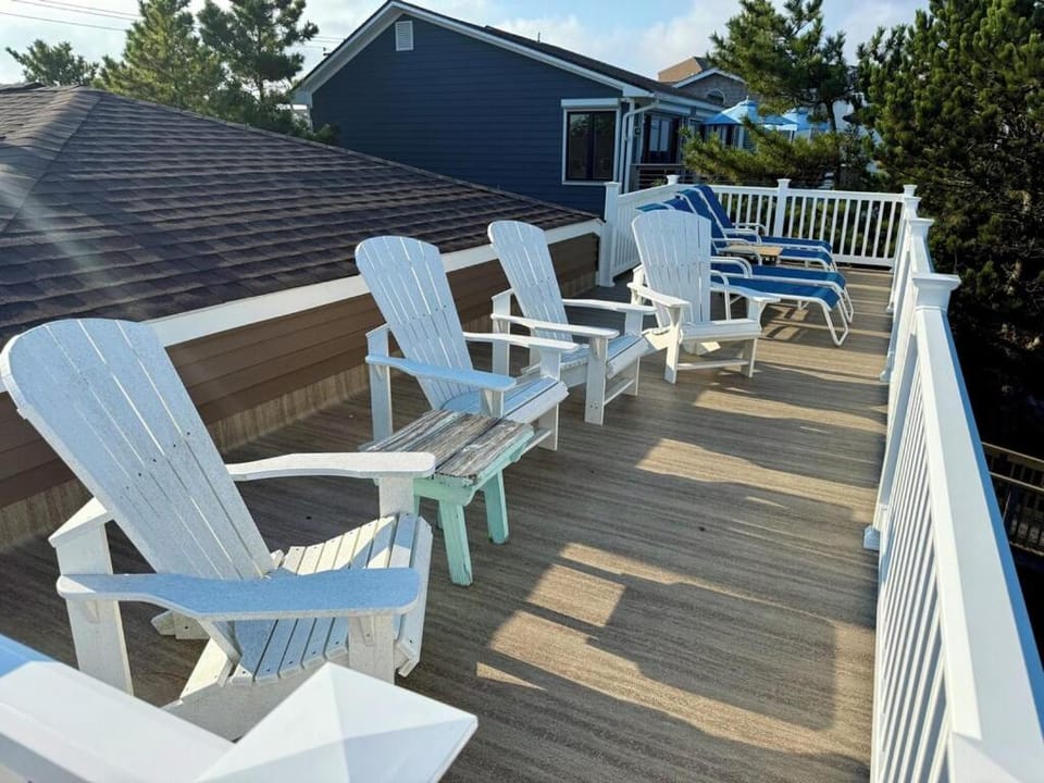 Salty Paws Beach Cottage House in Middlesex Beach