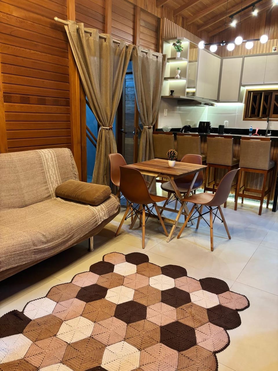 Kitchen or kitchenette, Living room, Seating area, Dining area