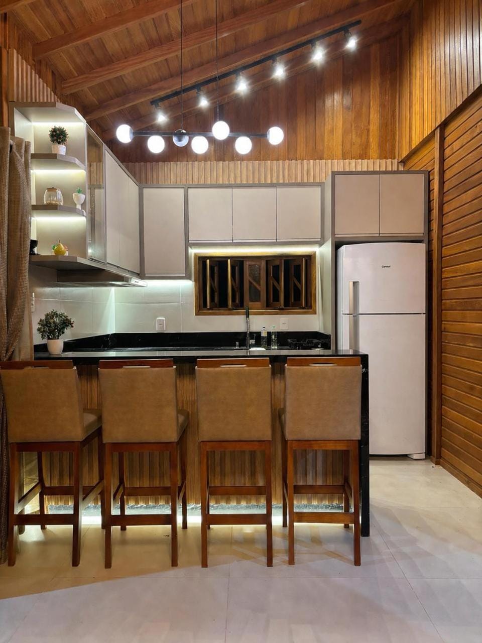 Kitchen or kitchenette, Dining area, oven, stove