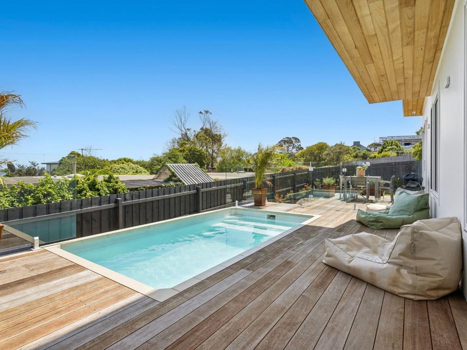 Ground Floor Coastal Luxe McCrae House in Rosebud