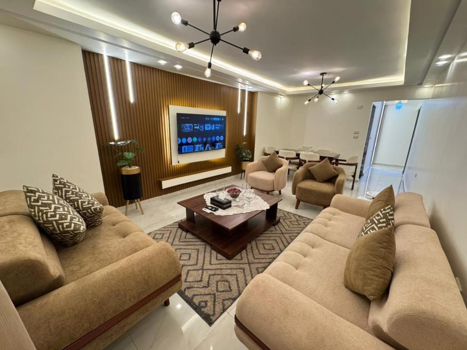Hotel apartment, excellent location in Mohandessin Apartment in Egypt
