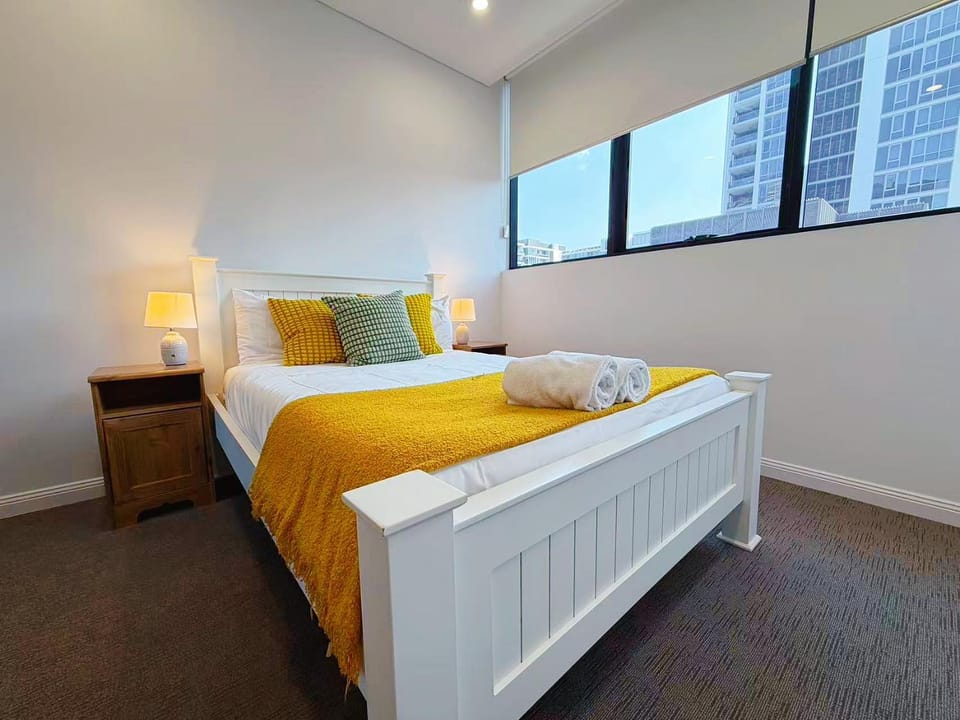 Modern Luxury 2B2B Fast City Access Living Apartment in Lidcombe