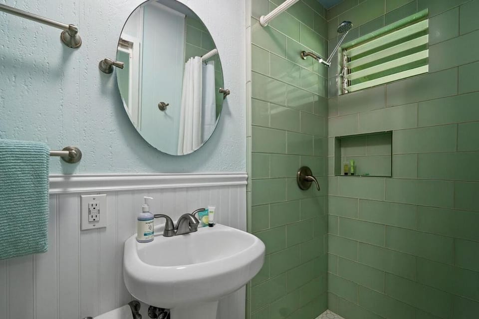 Kapaa Sands by Chase N Rainbows - Studio Ocean Front 09 Apartment in Wailua