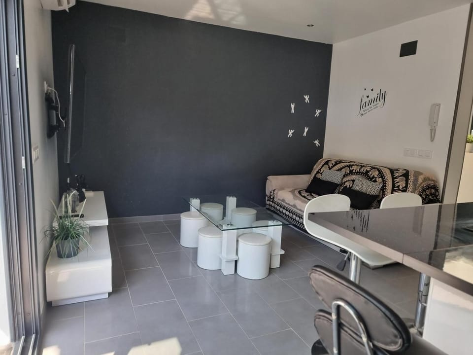 Casa espaciosa a 600m de las playas de Empúries con terraza privada - HISP-236-167 House in L'Escala