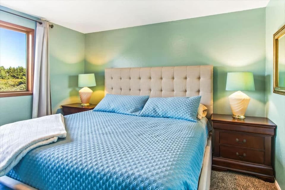 Treasured Cove Condo at Ocean Surf Condo House in Ocean Shores