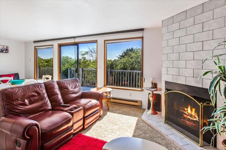 Treasured Cove Condo at Ocean Surf Condo House in Ocean Shores