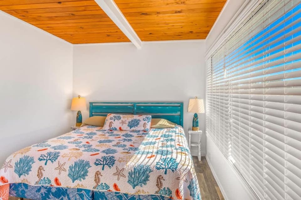 Come for the Surf & Stay at Sandy Days Condo - Unit I House in Ocean Shores