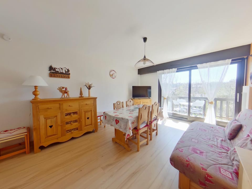 Charmant appartement - 4 pers. - FR-1-834-28 Apartment in Jura