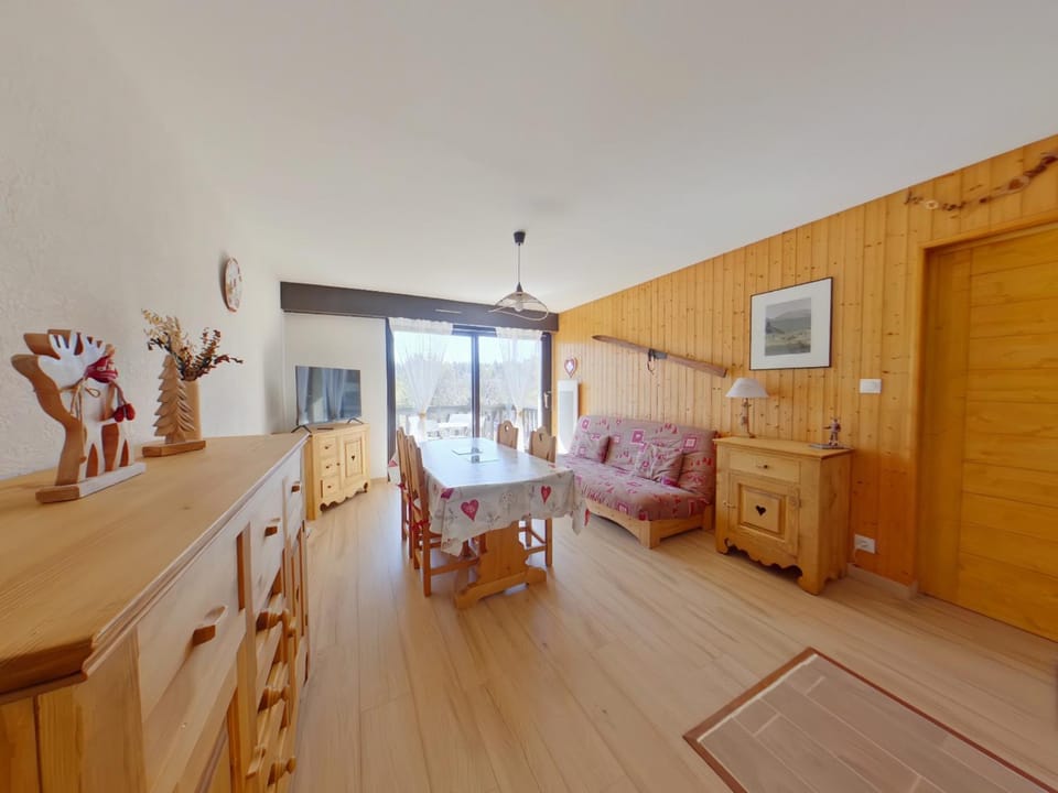 Charmant appartement - 4 pers. - FR-1-834-28 Apartment in Jura
