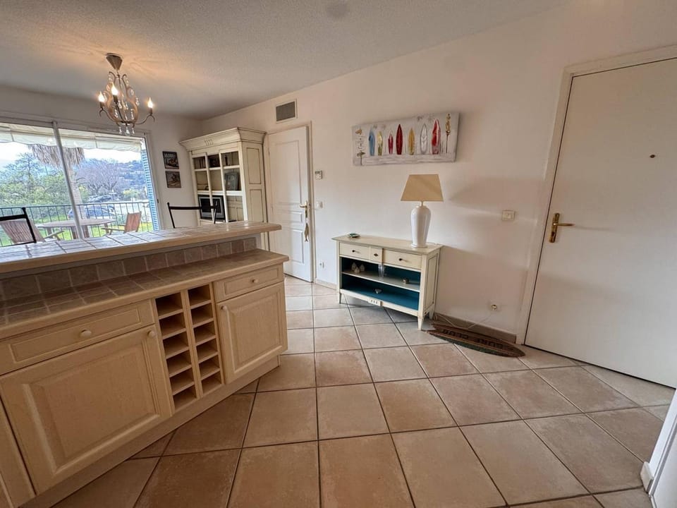 Appartement centre village, vue dégagée - FR-1-726-73 Apartment in La Croix-Valmer