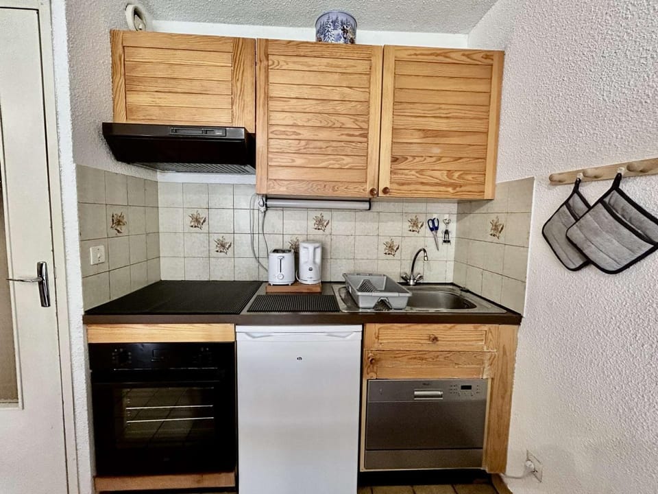 Appartement spacieux avec jardin privatif - 6 pers. - FR-1-330F-252 Apartment in Le Monêtier-les-Bains