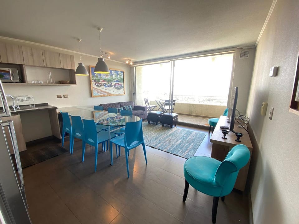 Kitchen or kitchenette, Living room, Seating area
