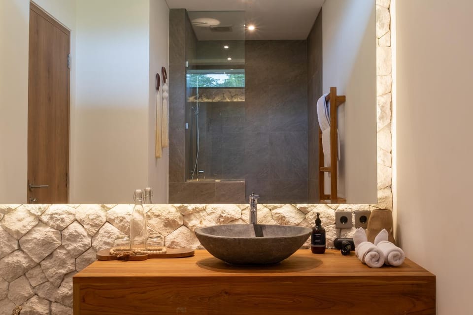 Bathroom, towels