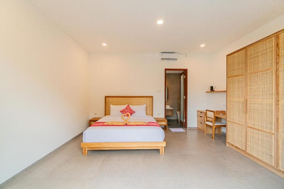Bed, Bedroom, wardrobe, air conditioner