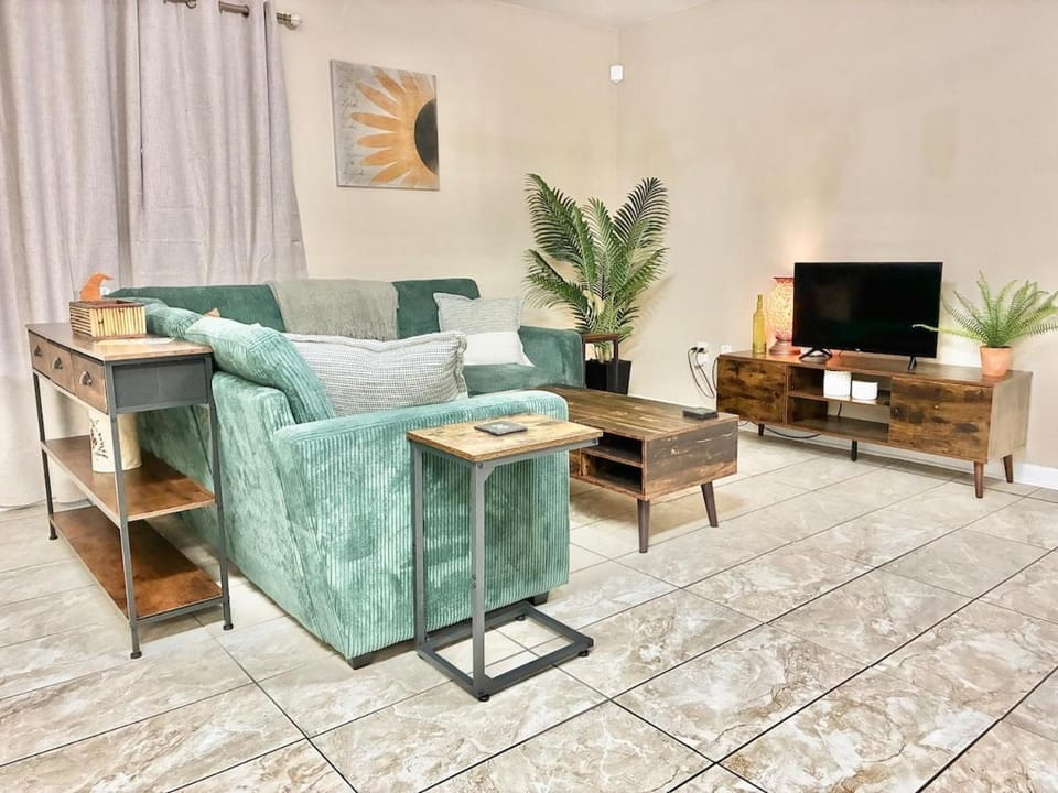The Gumbo Getaway near Downtown Houma and NOLA Apartment in Houma