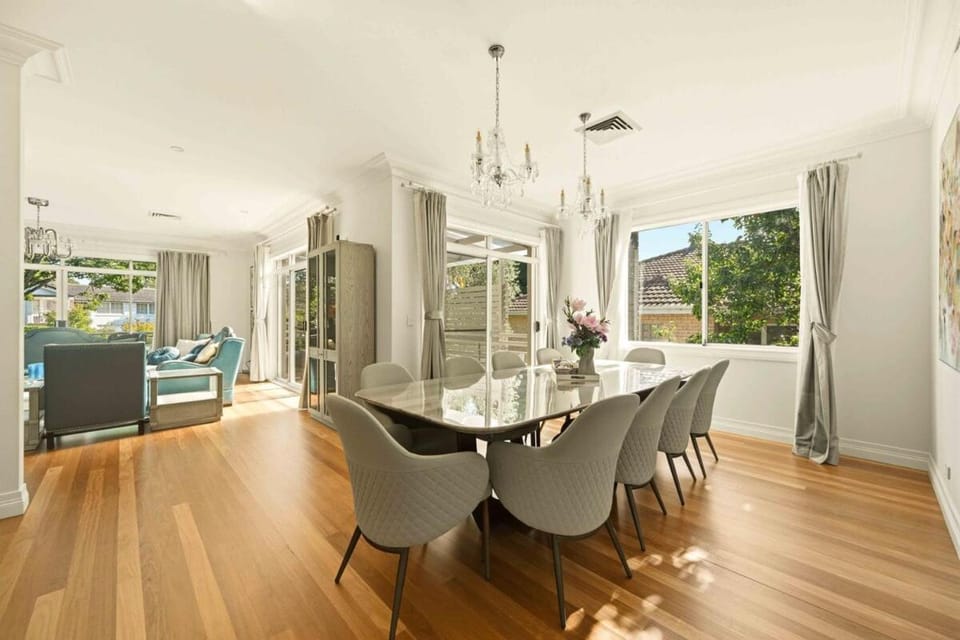 Grand Killara 5BR Home with Pool & Sauna House in Sydney
