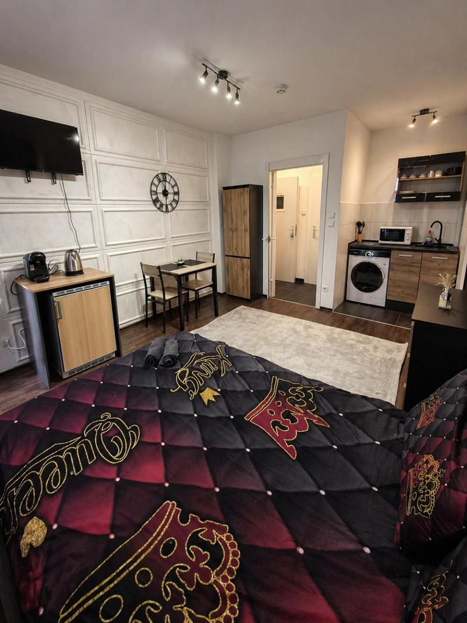 CityNest O5 Black Crown Suite Apartment in Hanover