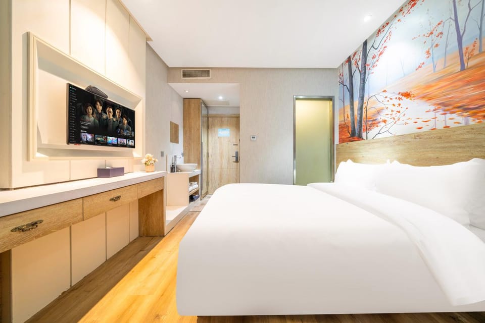 Bed, Photo of the whole room